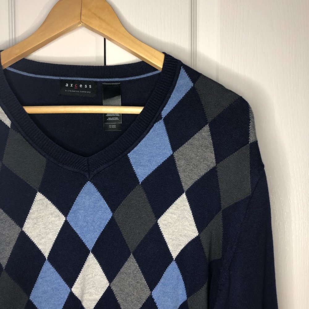 Men's Blue Vintage Style V-Neck Sweater - Size Medium - Axcess (Liz Claiboure)